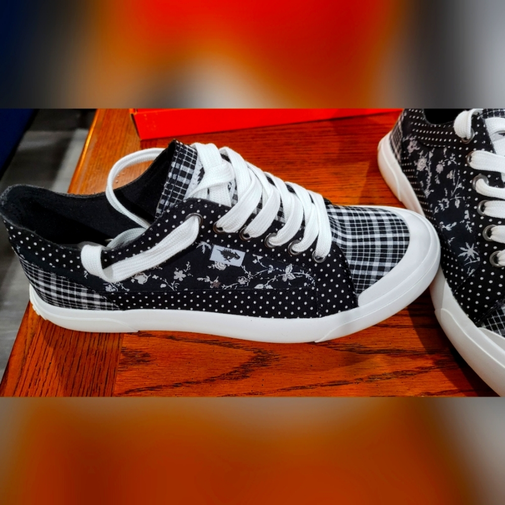 NIB Rocket dog Sneakers Size 9 Plaid/Flowers/ Dots